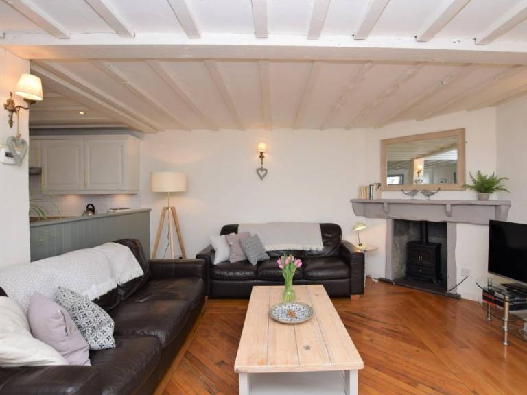 Cottage with 3 rooms for 6 persons — photo 4