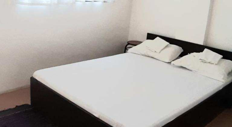 Angel and Marie's Basic FANroom for 1 - 2 pax in San Fernando