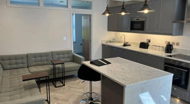 Apartment with pool in Windermere