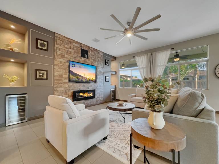 Family-friendly vacation home with patio, private pool & garden | Pets allowed — photo 2