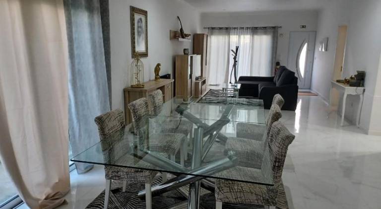Ample house with patio | Dogs allowed — photo 4