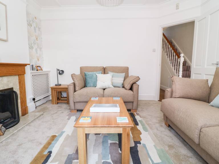Children-friendly beautiful cottage with patio & garden | Beach view | Pet-friendly — photo 4