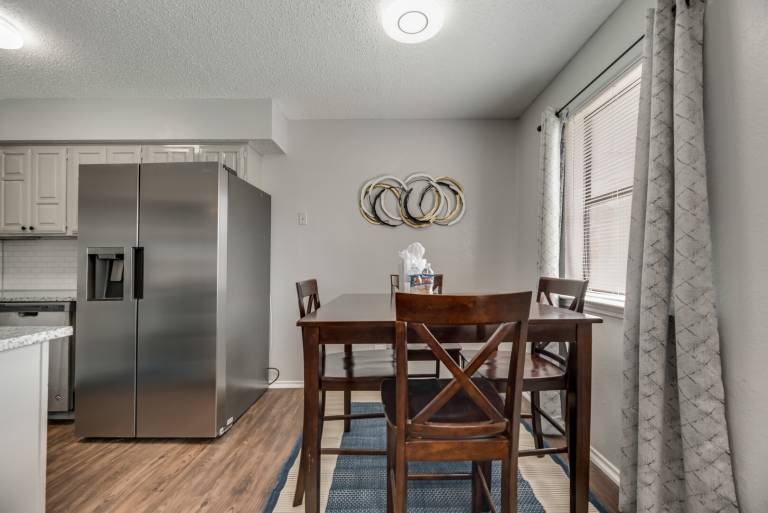Family-friendly charming condo with yard & pool | Pet-friendly — photo 4