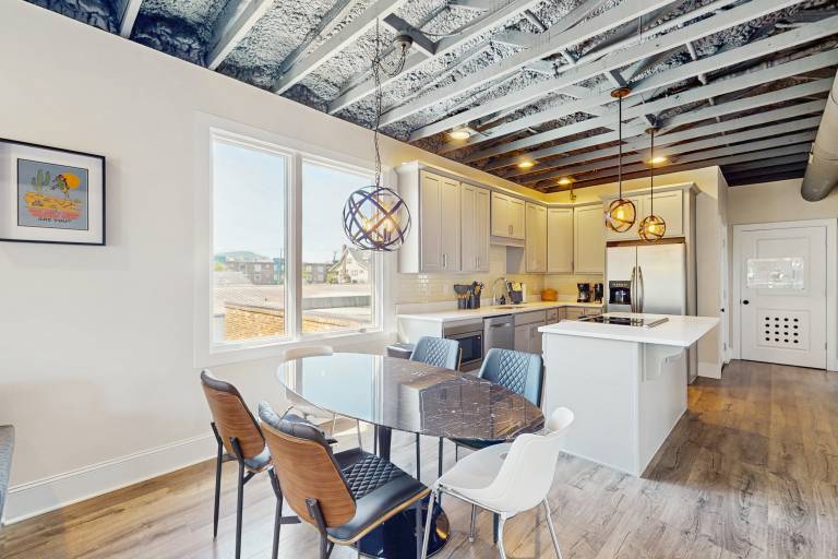Walkable Gem! Dtwn Chattanooga Base w/ Balcony — photo 4