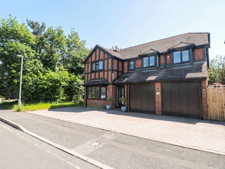 Cottage  Poole