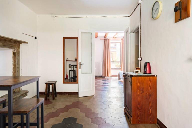House with patio & yard | Suitable for remote work | Pets allowed — photo 3