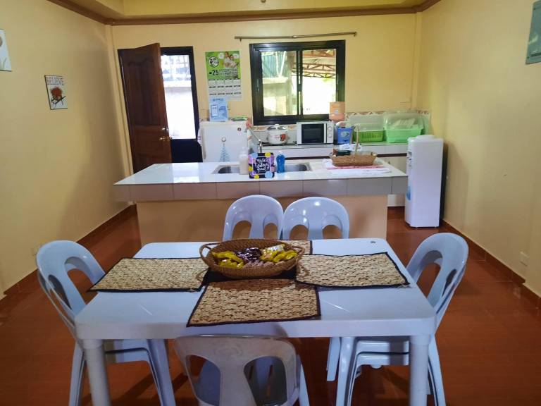 Bungalow with garden — photo 4