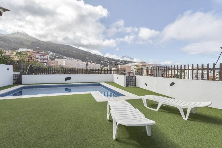House with private pool, yard & terrace | Sea view — photo 4