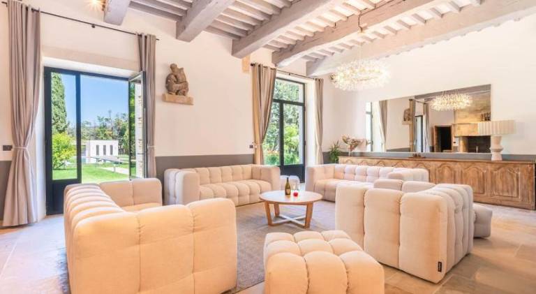 Villa with hot tub & pool in Fontvieille