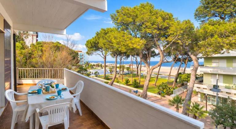 Holiday apartment with 1 room for 4 persons in Silvi