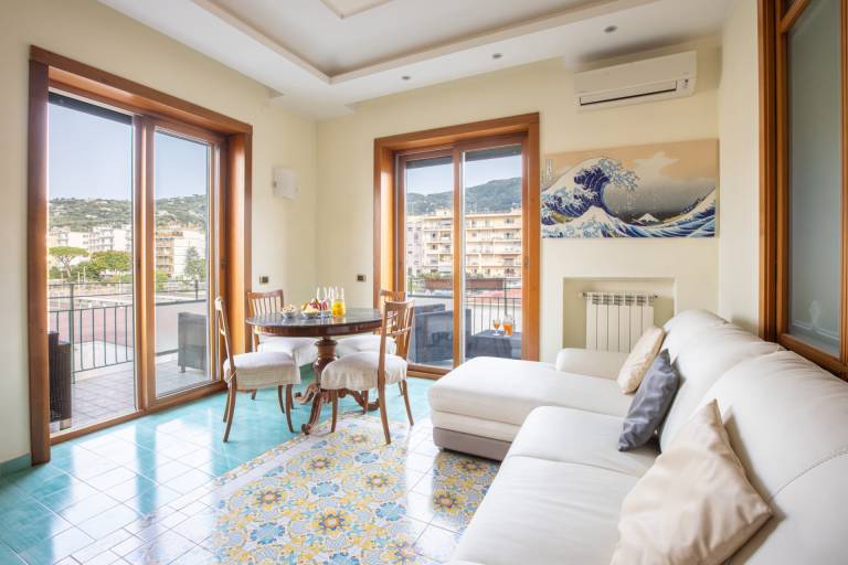 Family Home with terrace & view in Sorrento Center — photo 4