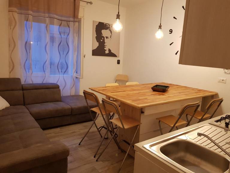 Holiday apartment with 3 rooms for 12 persons in Alghero