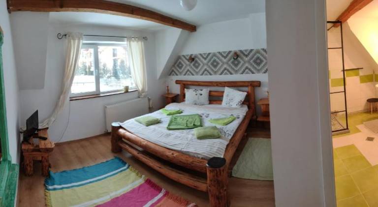 Lodge with patio & garden — photo 2