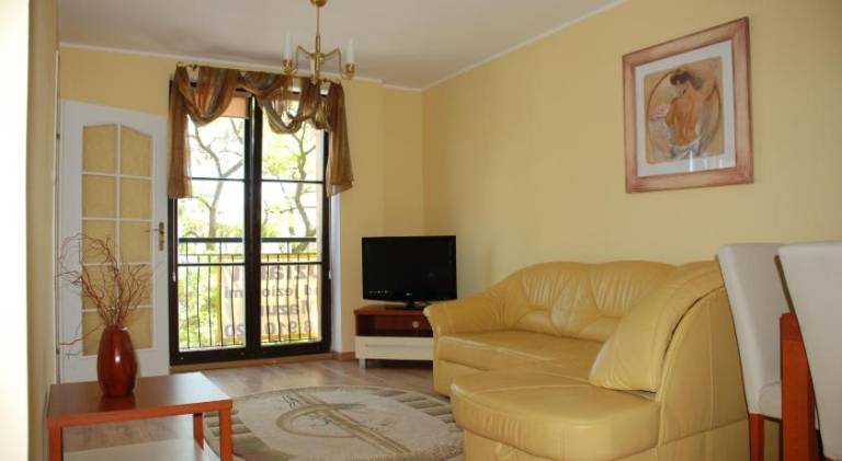 Holiday apartment with patio — photo 2