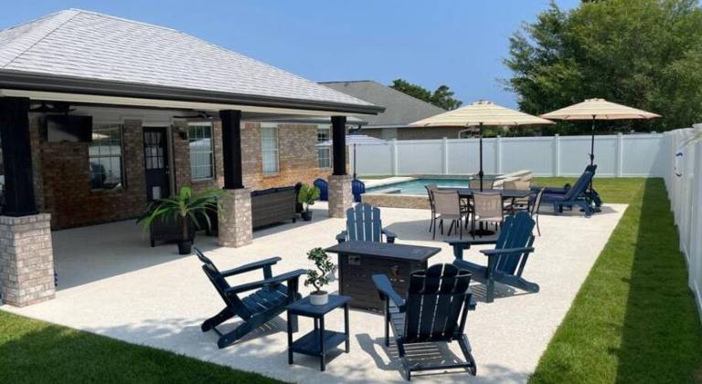 Vacation home with pool & hot tub — photo 4