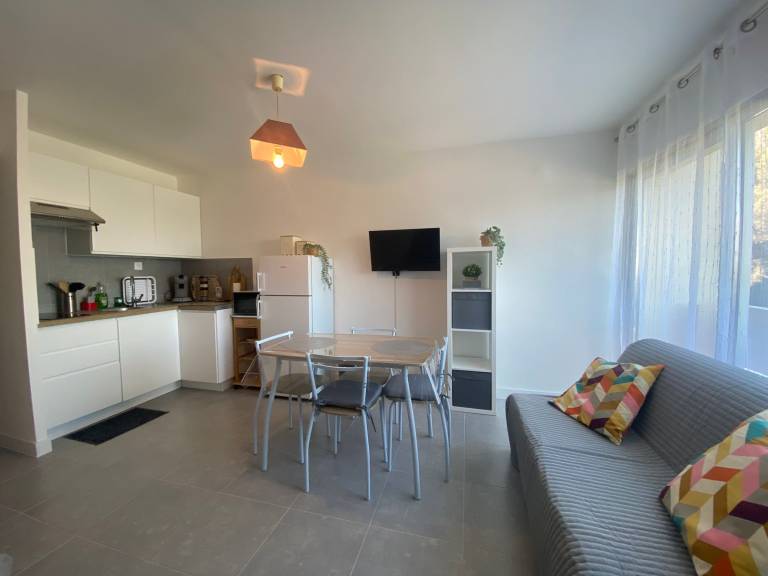 Cozy apartment near the Thermal Baths in Balaruc-les-Bains — photo 2