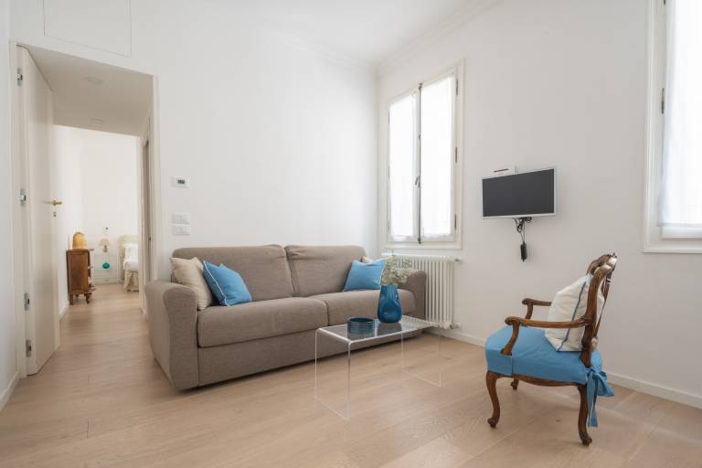 Holiday apartment with patio | Next to Grand Canal — photo 4