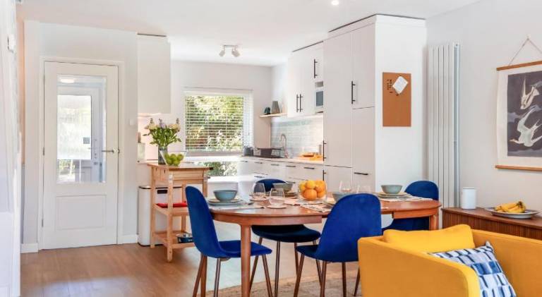 Vacation home with patio | Next to Round Church in Cambridge