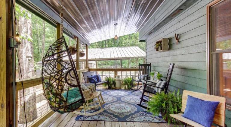 Vacation home with hot tub — photo 4