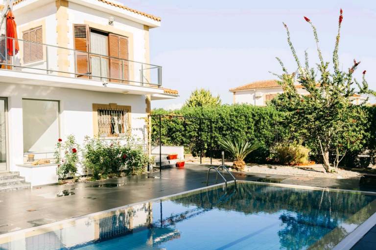 Villa  Akanthou