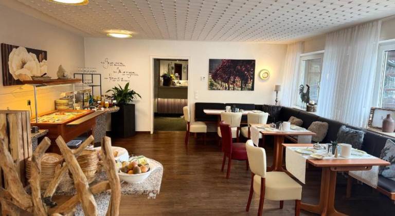 Hotel Das Waldhaus in Maikammer — photo 2
