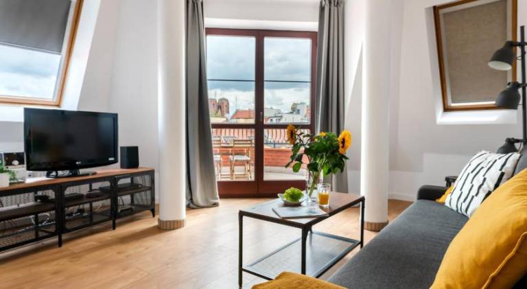 Holiday apartment with patio | Near Market Square — photo 2