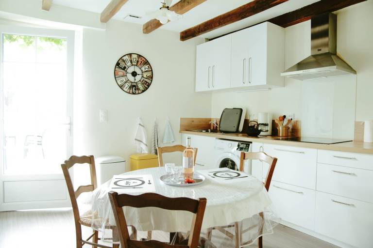 Vacation home with terrace, barbeque & garden | Garden view — photo 4