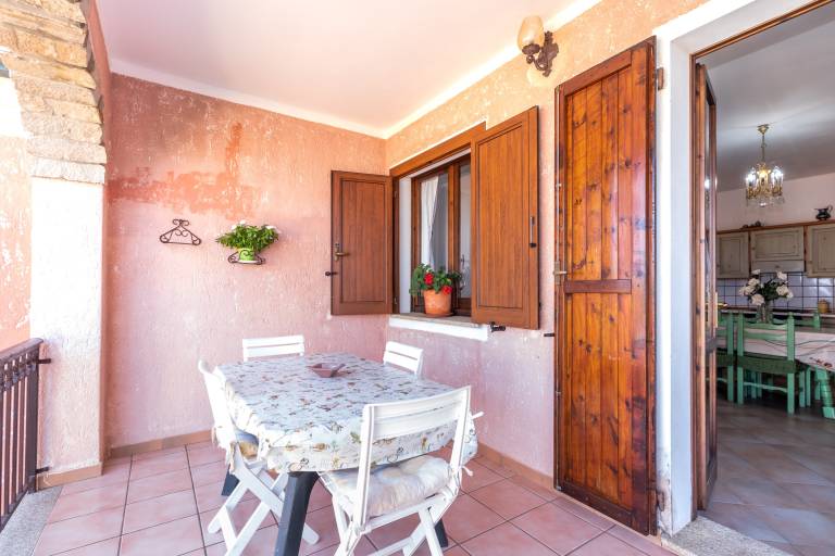 Holiday apartment with patio | Garden view — photo 4