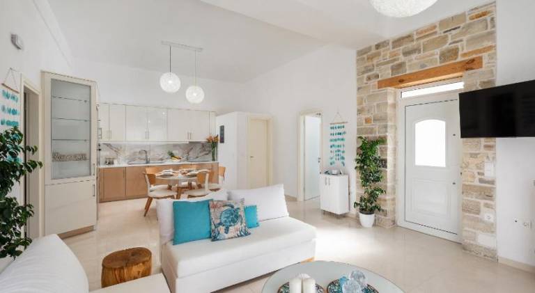 Fully equipped wonderful villa with garden, patio & private pool | Perfect for remote work | Dogs allowed — photo 2