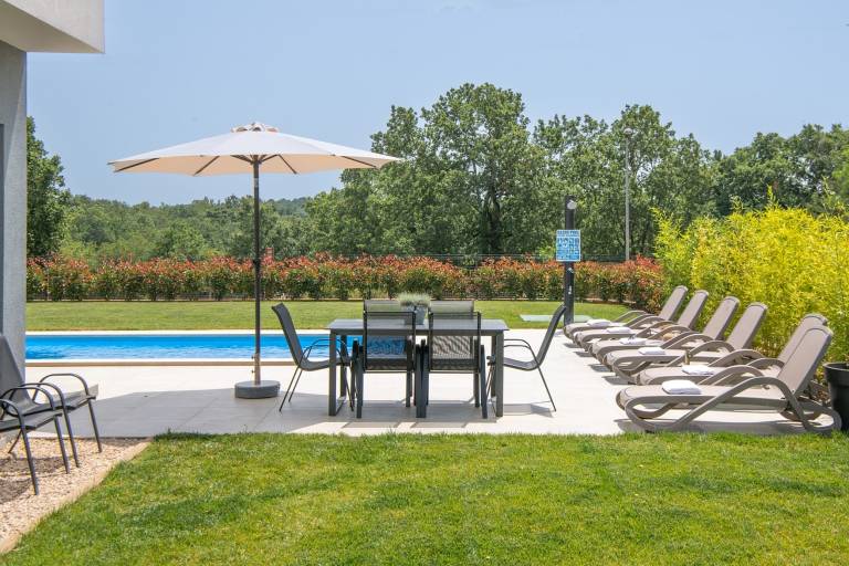 Fully equipped villa with grill, patio & pool | Pets are welcome — photo 4