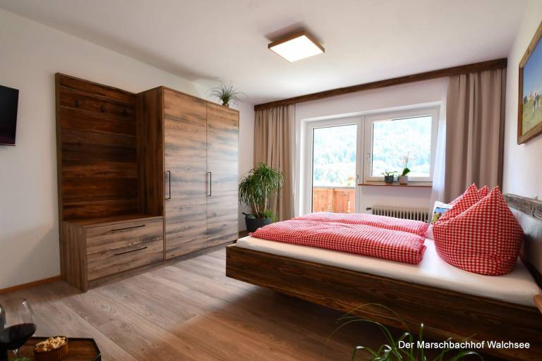 Rental apartment with yard & patio — photo 3