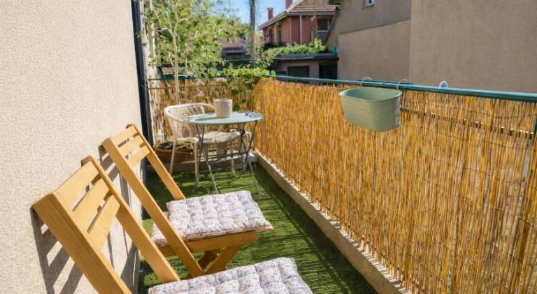 Rental apartment with patio — photo 4