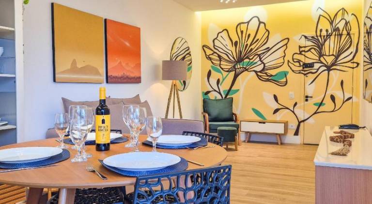 Holiday apartment with pool in Leme