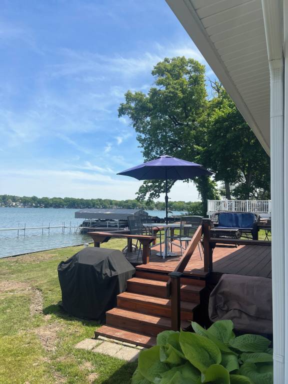 Cabin Pleasant Lake
