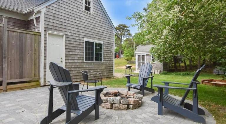 House with barbecue & garden — photo 4