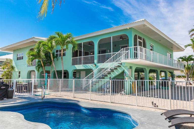 Reel Knotty Pool Home, 35' Dock, Walk to the Beach, Bikes & Kayaks! — photo 2