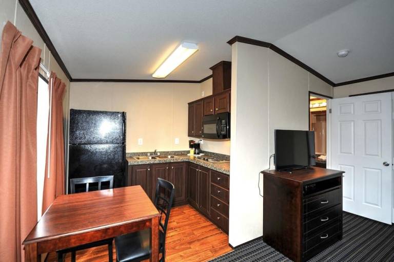Instalodge Hotel and Suites Karnes City — photo 4