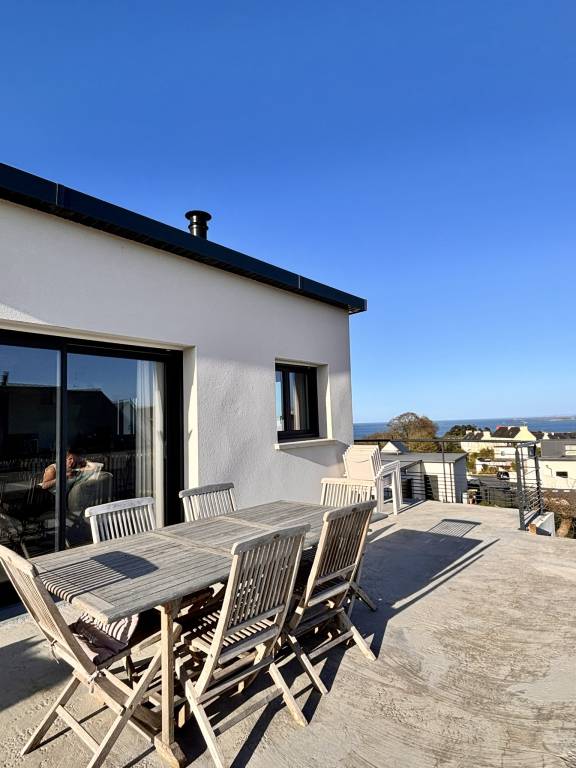 Vacation home with patio, garden & grill | Sea view — photo 2