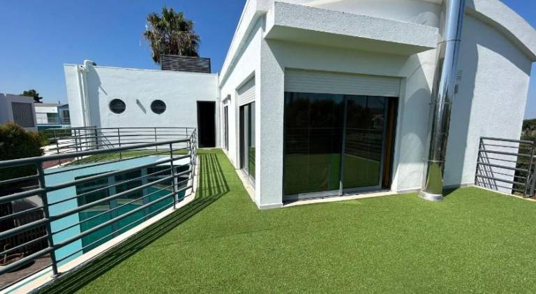 Villa with pool — photo 5