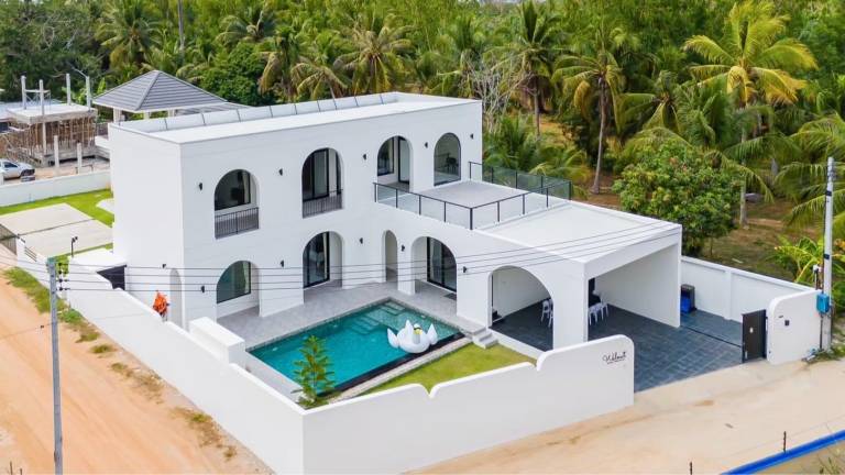 Villa with barbeque & pool | Suitable for remote work | Pet-friendly in Chonburi