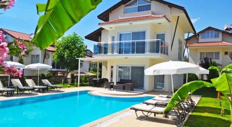 Villa with garden, hot tub & private pool in Mugla