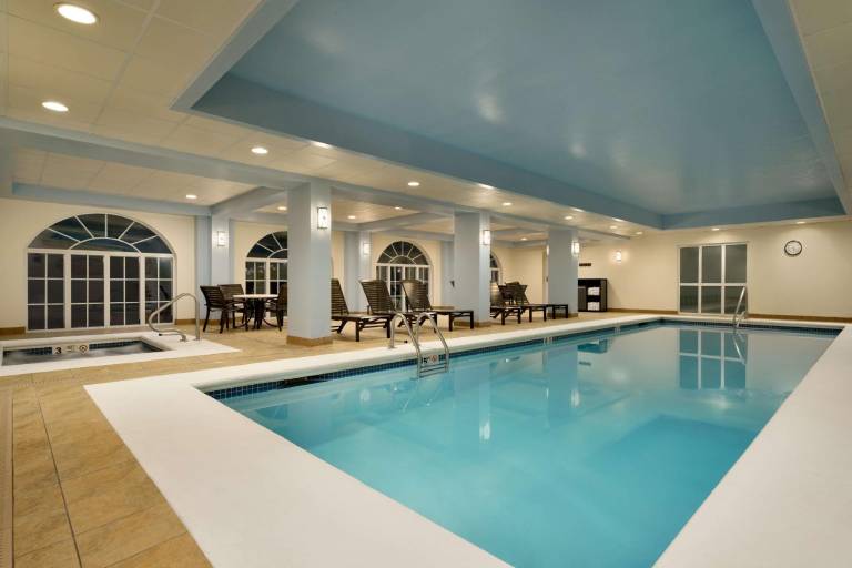 Hampton Inn & Suites Newport/Middletown — photo 2