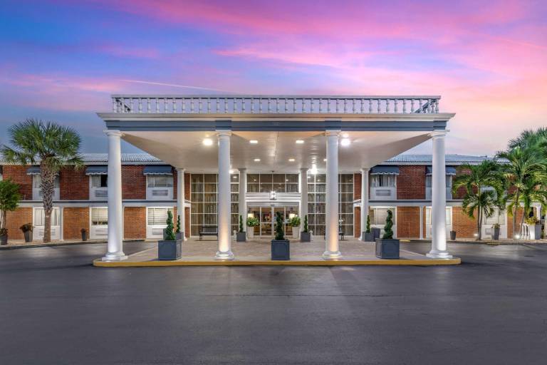 Best Western Palm Beach Lakes in West Palm Beach, FL