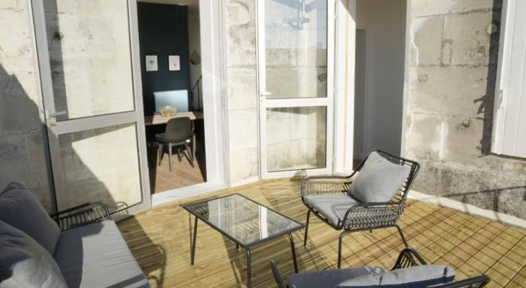 T2 de 55m2 avec toit terrasse, hyper centre, wifi, draps, savons et serviettes fournis — photo 3