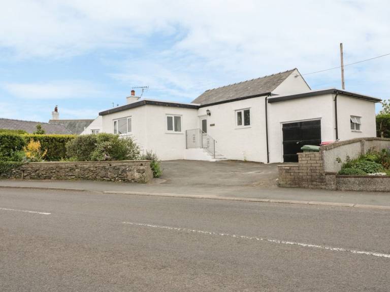 Cabin Amlwch