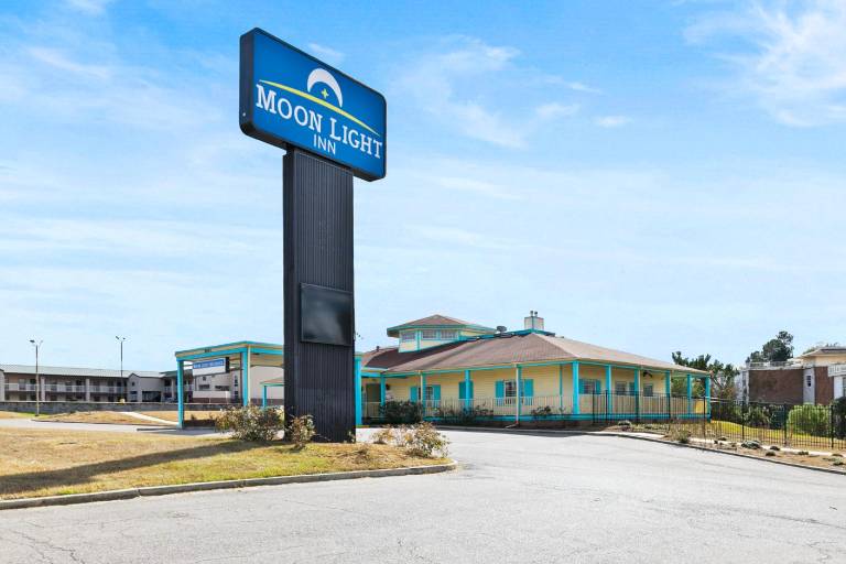 Moonlight Inn Hotel O Hattiesburg, MS in Hattiesburg, MS