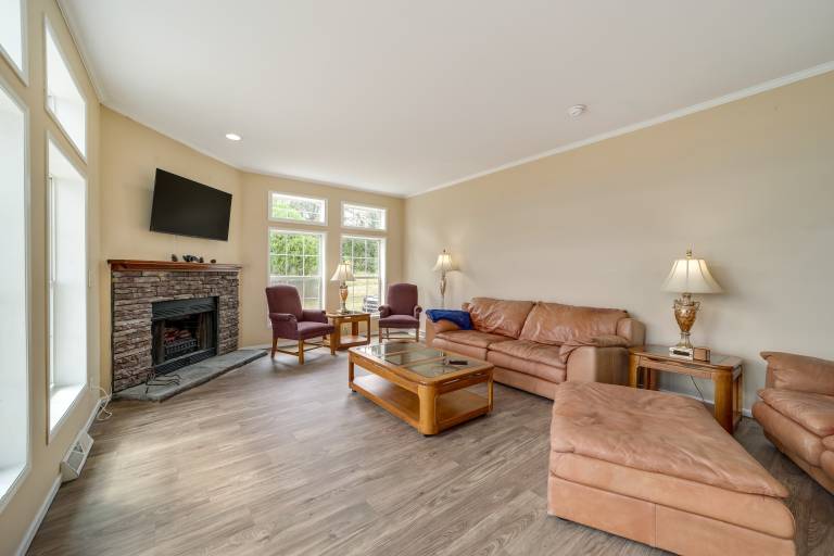 Pet-Friendly Checotah Home w/ Deck & Lake Views! — photo 5