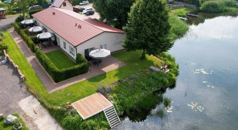 Holiday apartment with patio, garden & barbeque in Brandenburg an der Havel