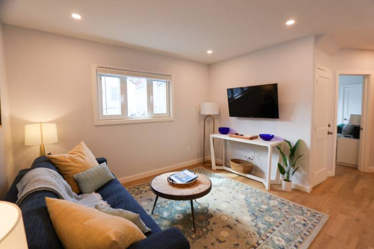 THO752 Modern 2BR/2BA Gem near MIT Central Cambridge in Somerville, MA