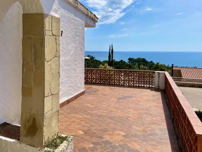 Villa with terrace, pool & grill | Sea view — photo 2